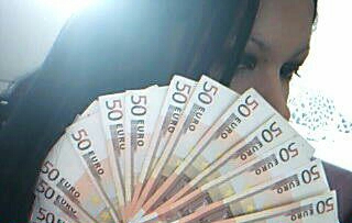 Annonce de AnnekeHotesse dominatrice et déesse suisse